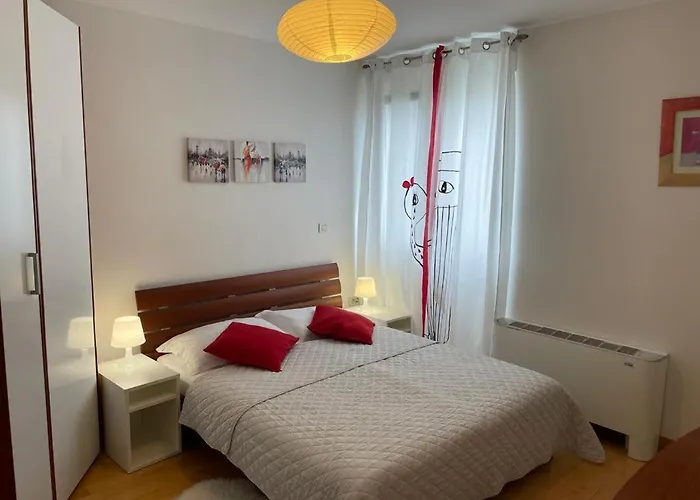 Grand Rina Apartman Zára